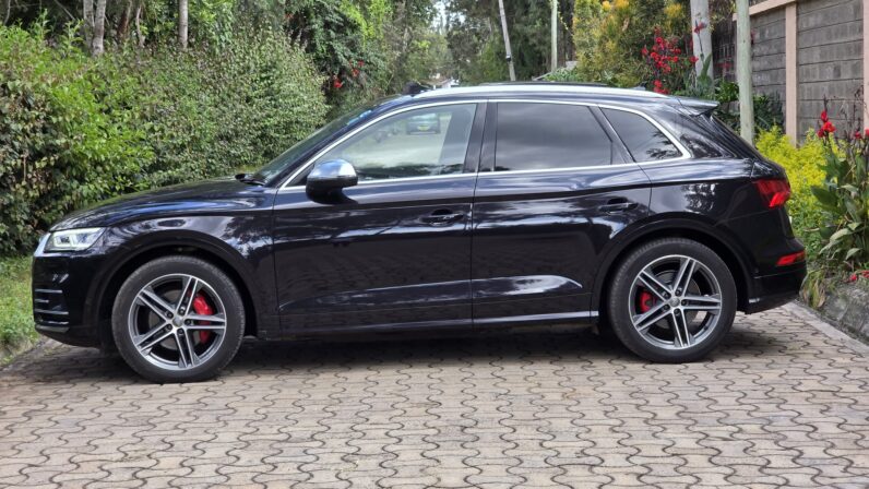 
								Audi SQ5 full									