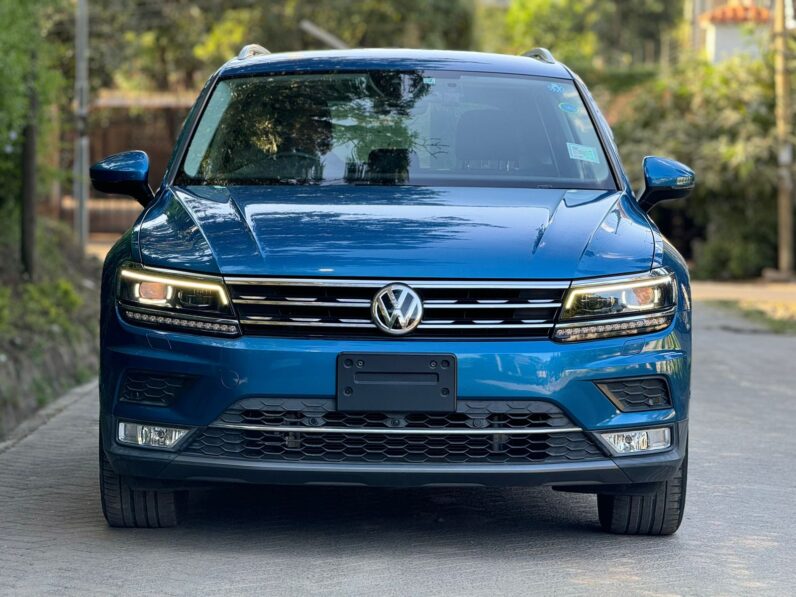 
								Volkswagen Tiguan full									