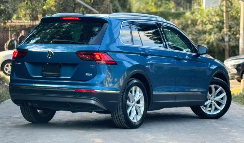 
								Volkswagen Tiguan full									