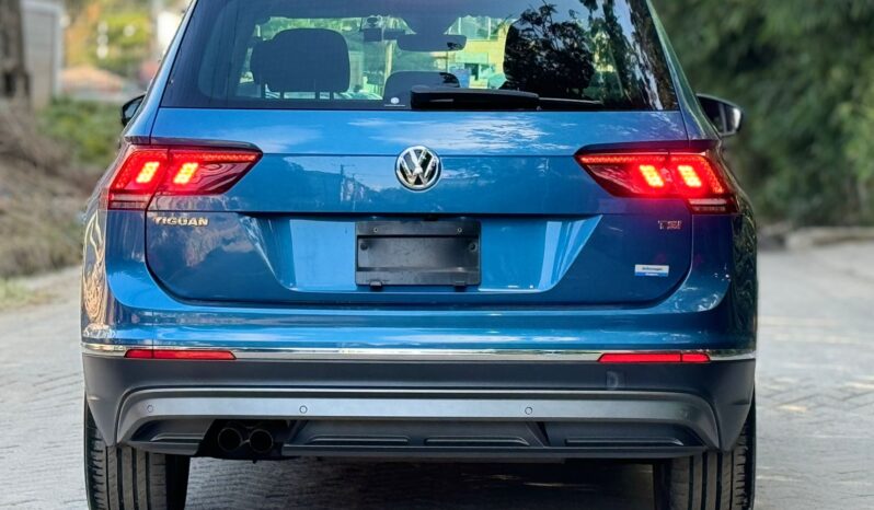 
								Volkswagen Tiguan full									