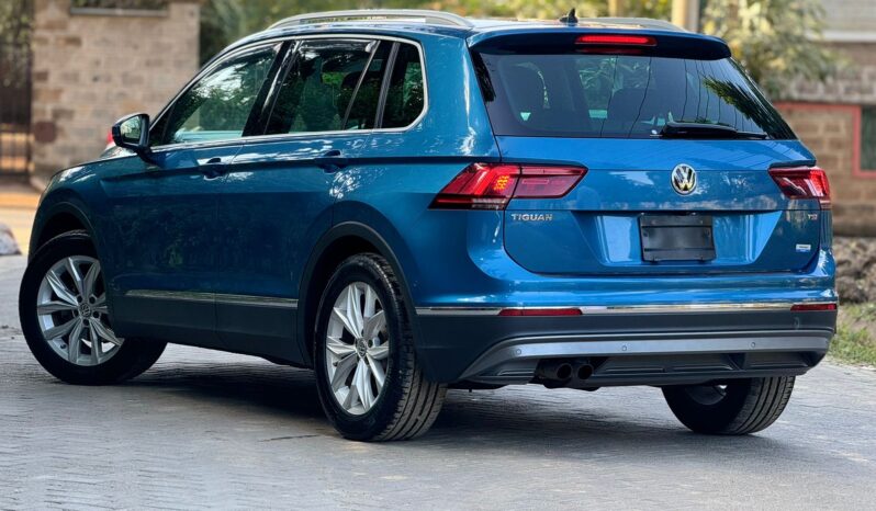 
								Volkswagen Tiguan full									