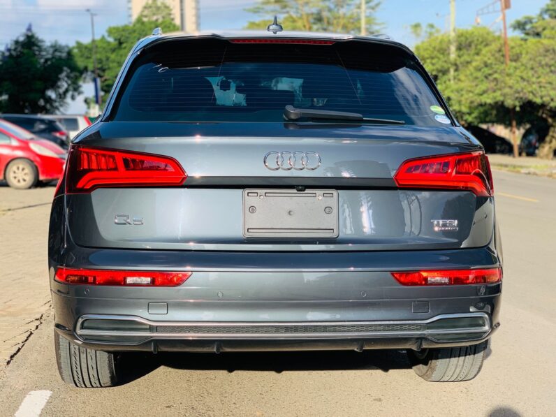 
								Audi Q5 full									