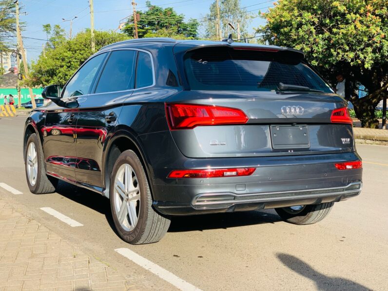 
								Audi Q5 full									