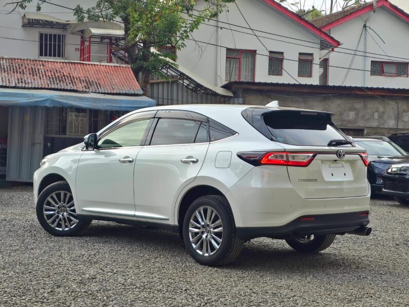 
								Toyota Harrier full									