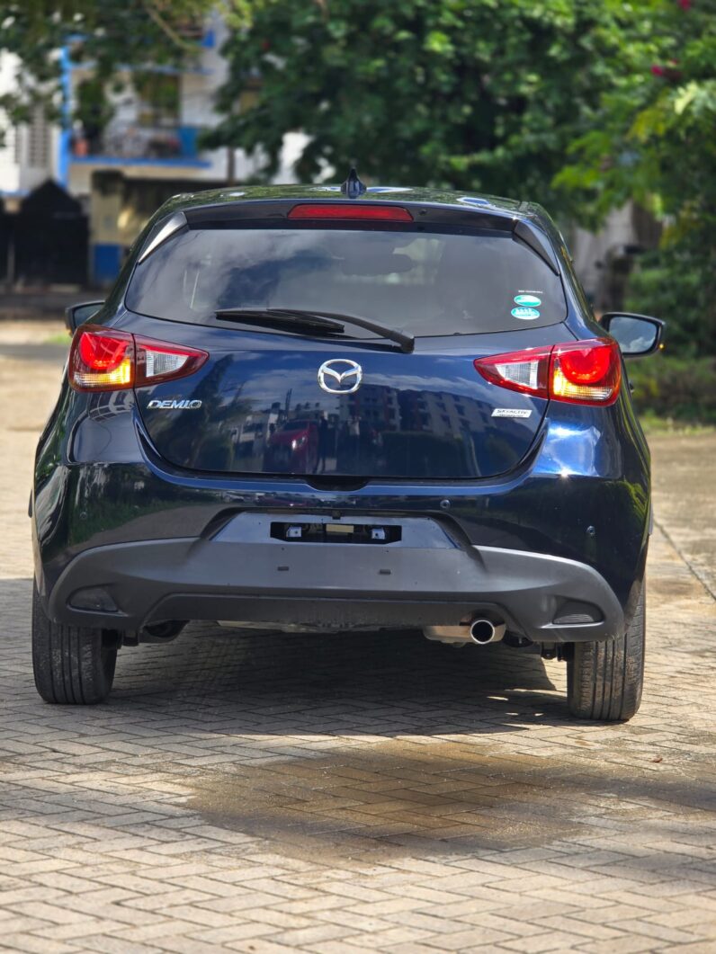 
								Mazda demio full									