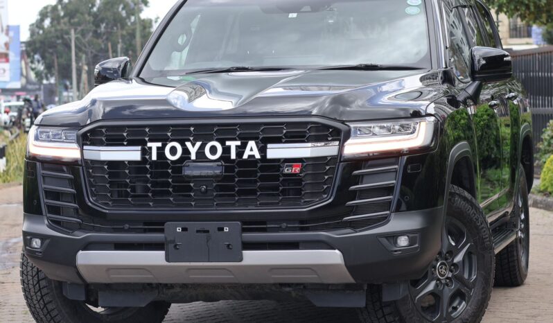 
								Toyota Land cruiser LC300 GR full									