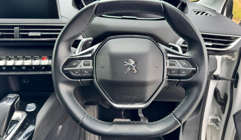 
								Peugeot 3008 full									