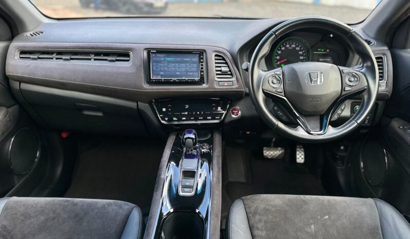 
								Honda vezel Rs full									