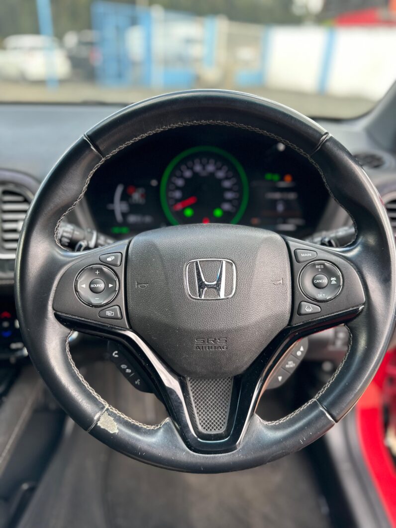 
								Honda vezel Rs full									