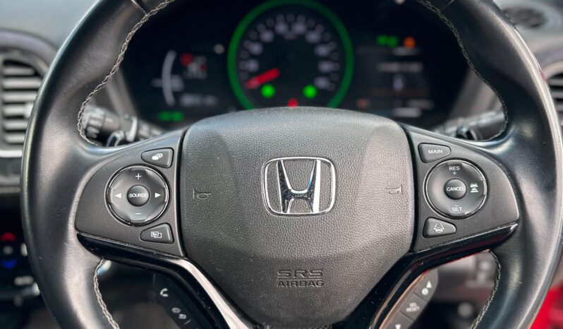 
								Honda vezel Rs full									