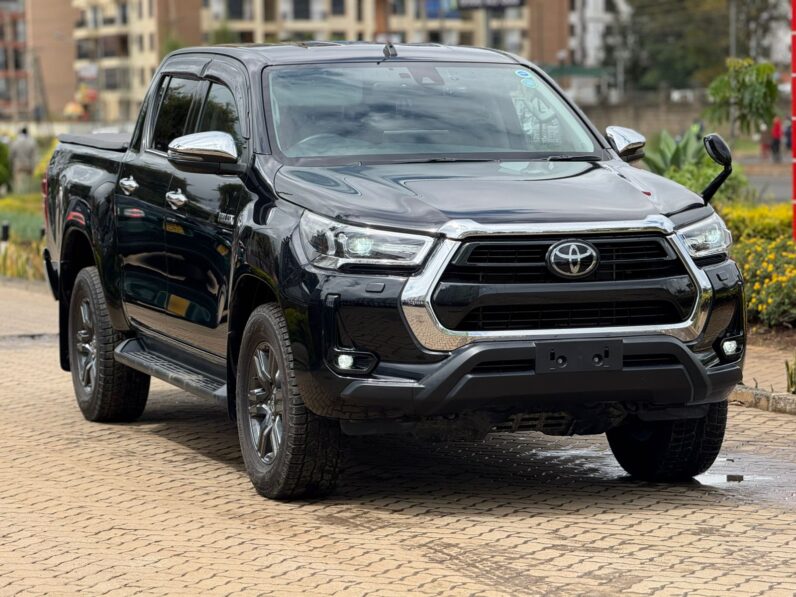
								Toyota Hilux full									