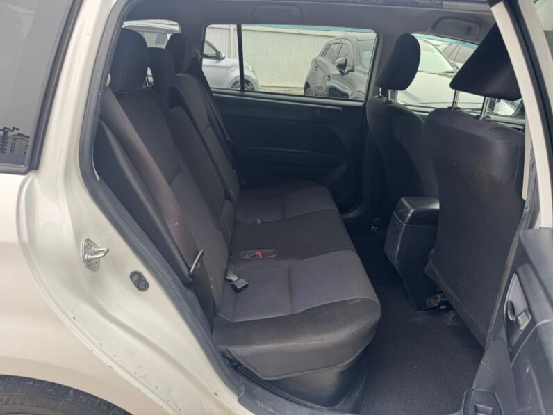 
								Toyota Fielder. full									