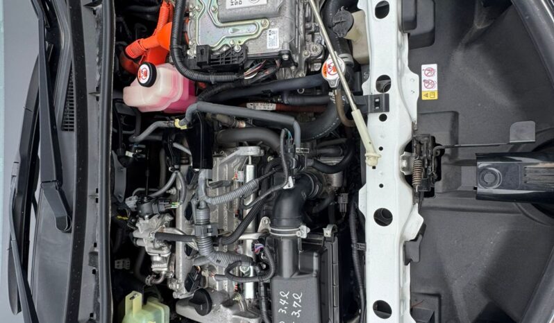 
								Toyota Fielder. full									