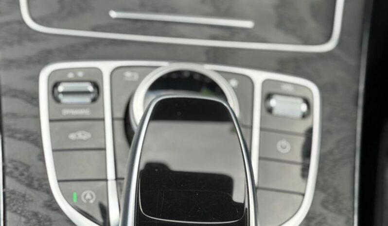 
								Mercedes Benz C200 full									