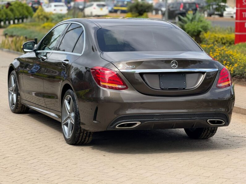 
								Mercedes Benz C200 full									