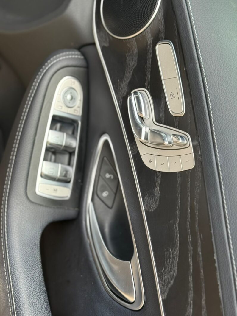 
								Mercedes Benz C200 full									