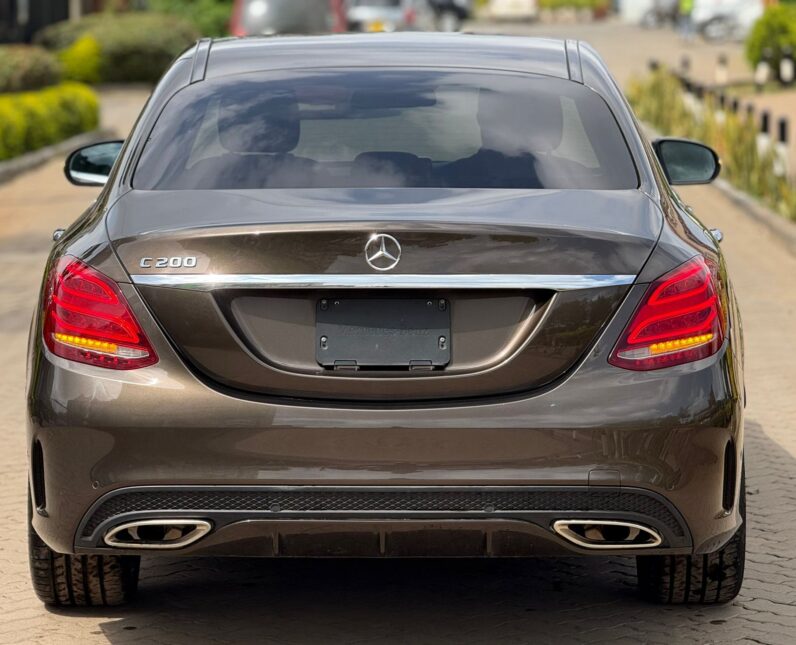 
								Mercedes Benz C200 full									