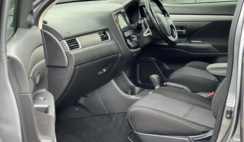 
								Mitsubishi Outlander full									