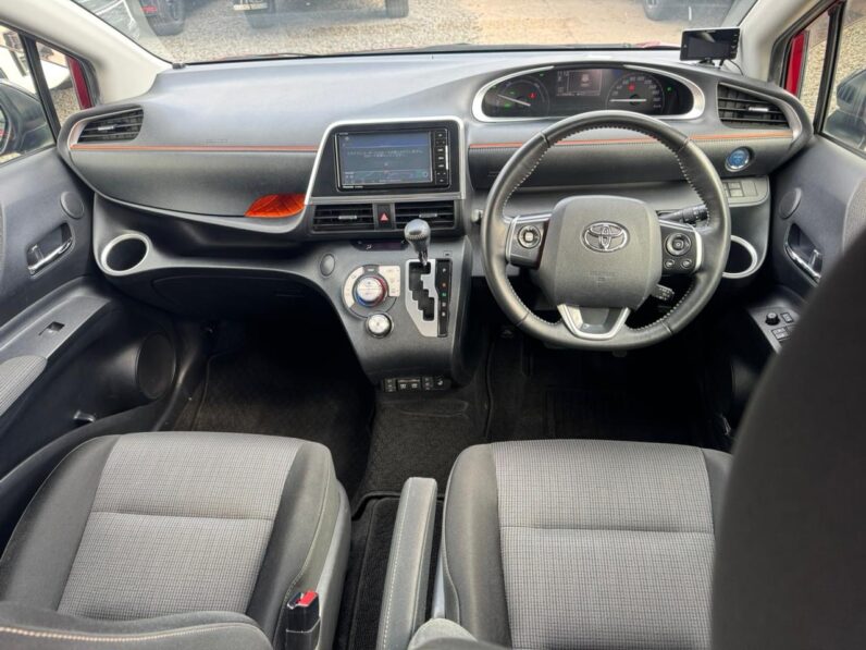 
								Toyota Sienta full									