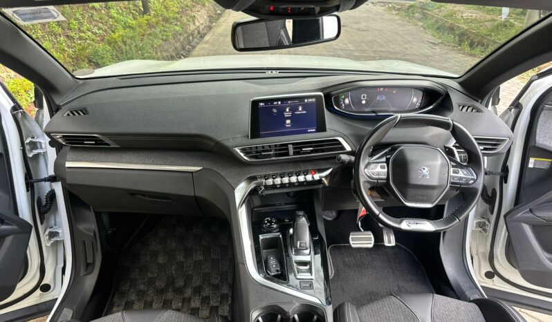 
								Peugeot 3008 full									