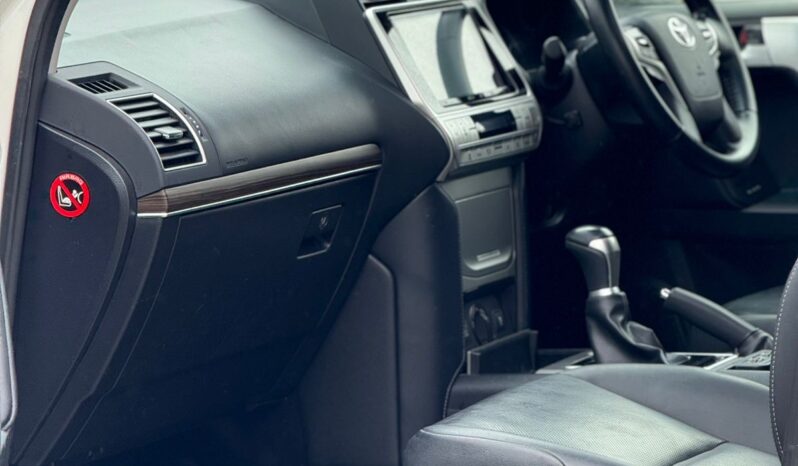 
								Toyota Land Cruiser TX full									