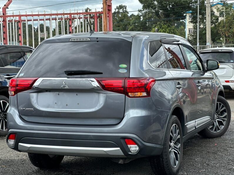 
								Mitsubishi Outlander full									