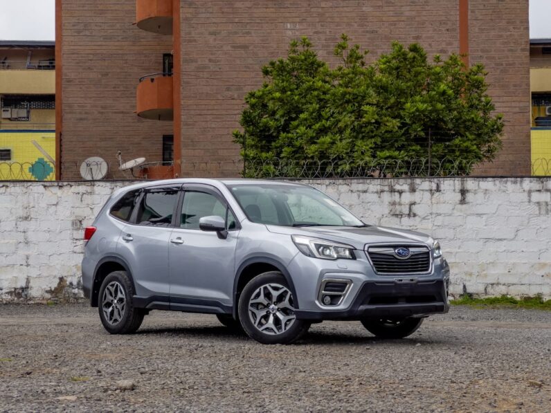 
								Subaru Forester full									