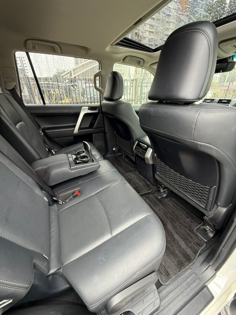 
								Toyota Land Cruiser TX full									