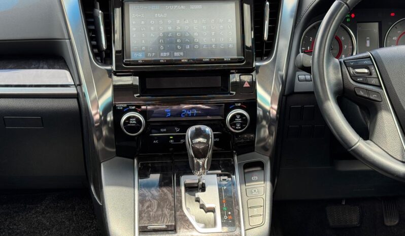 
								Toyota Vellfire full									