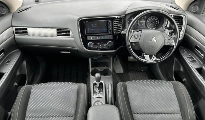 
								Mitsubishi Outlander full									