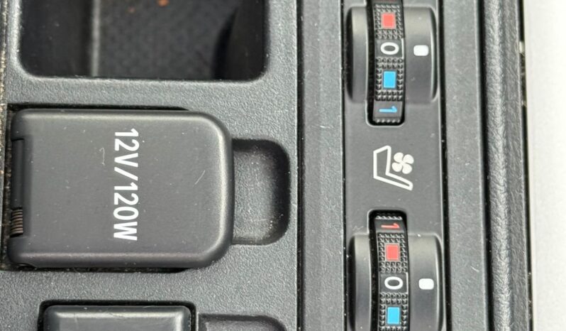 
								Toyota Land Cruiser TX full									