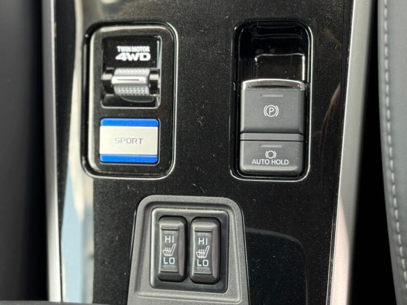 
								Mitsubishi Outlander PHEV full									