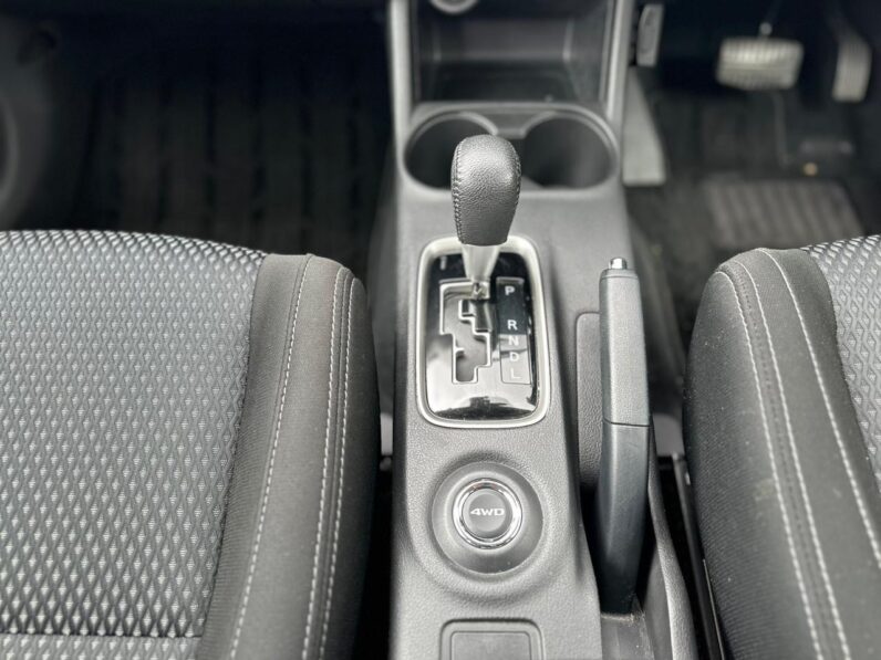 
								Mitsubishi Outlander full									