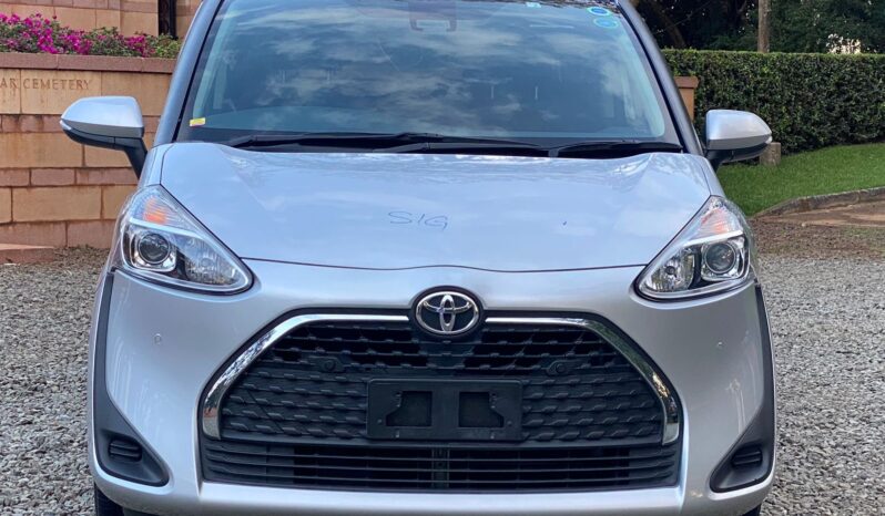 
								Toyota Sienta full									