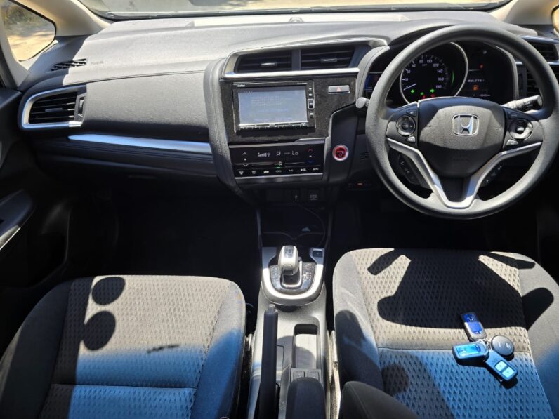 
								Honda Fit full									