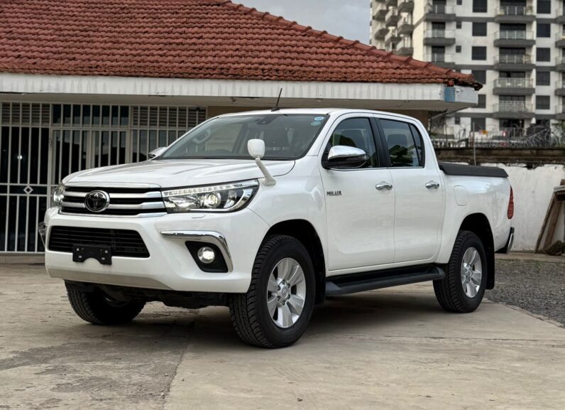 
								Toyota Hilux full									