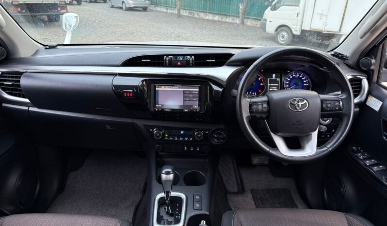 
								Toyota Hilux full									