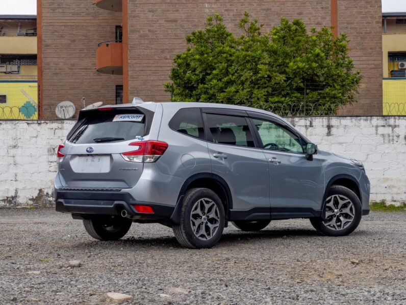 
								Subaru Forester full									