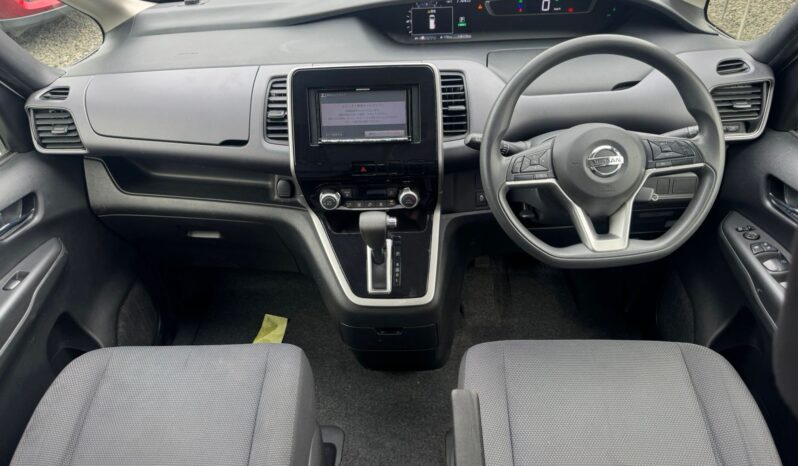 
								Nissan Serena full									