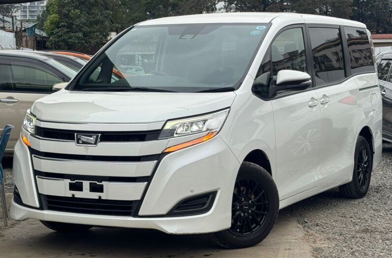 
								Toyota Noah full									