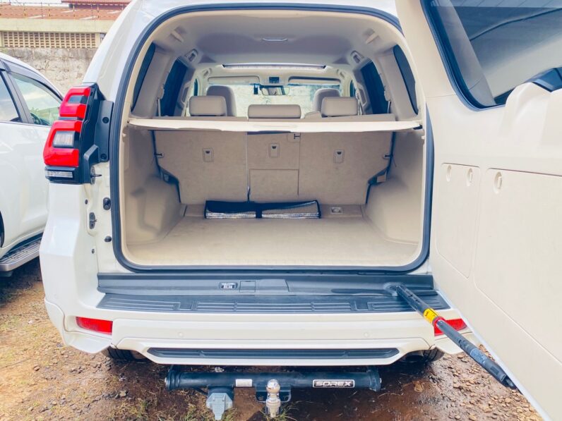 
								Toyota Land Cruiser Prado TX full									