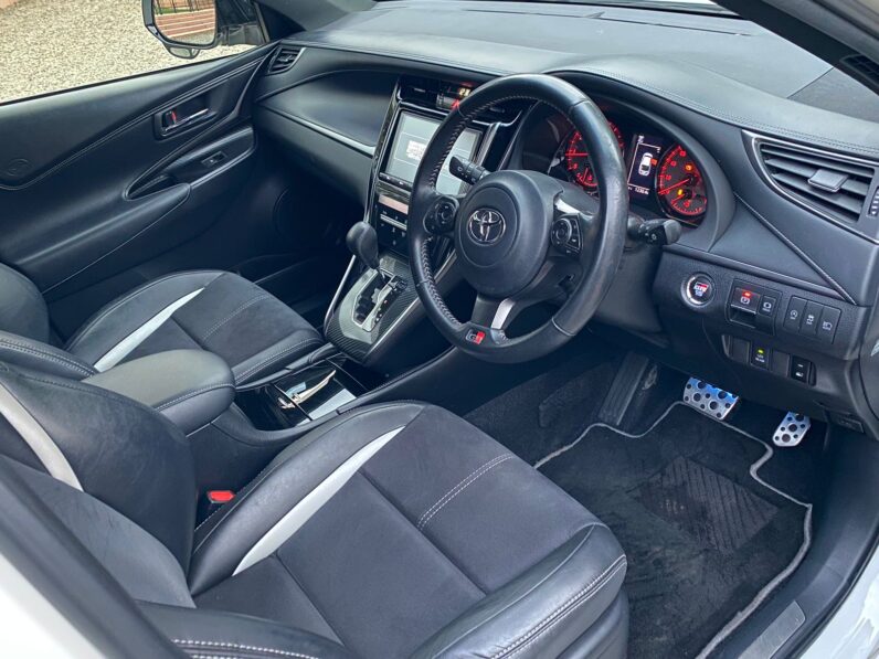 
								Toyota Harrier GR full									