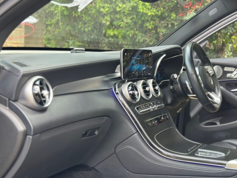 
								Mercedes Benz GLC 300 full									