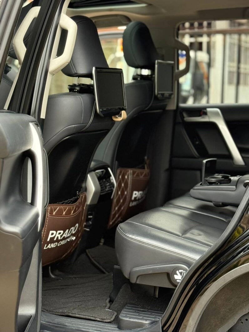 
								Toyota Land Cruiser Prado TX-L full									