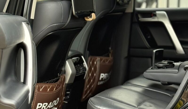 
								Toyota Land Cruiser Prado TX-L full									