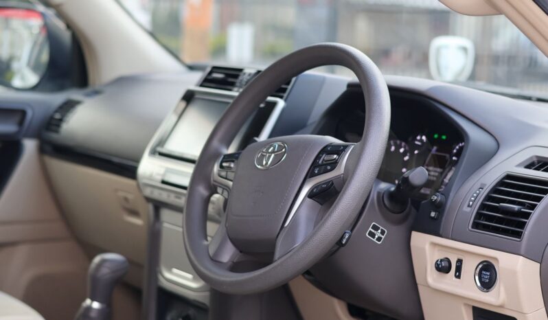 
								Toyota Land Cruiser Prado TxL full									