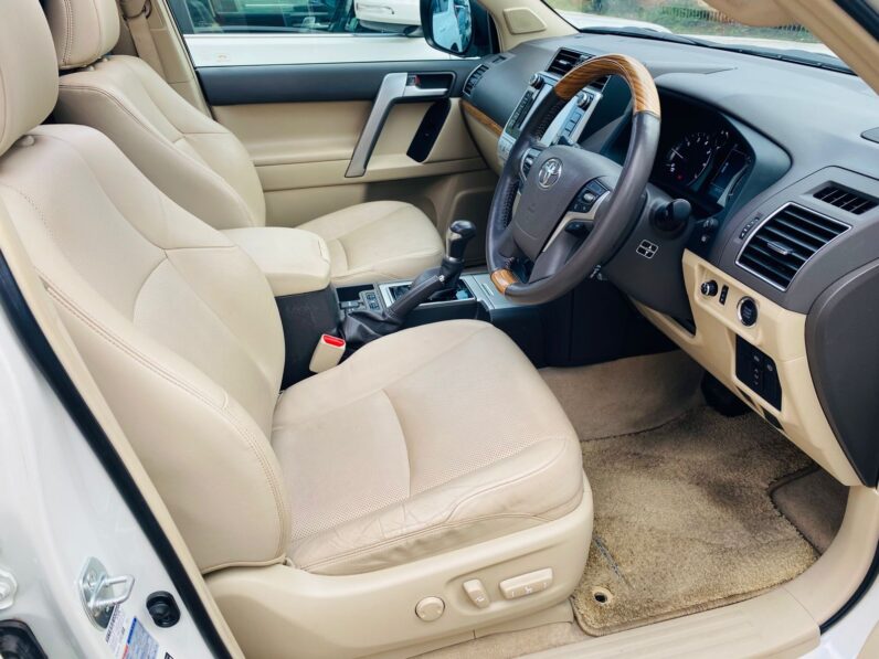 
								Toyota Land Cruiser Prado TX full									