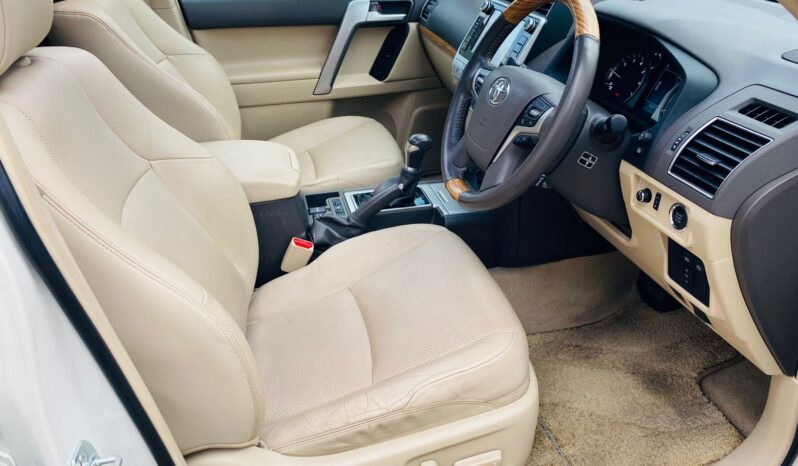 
								Toyota Land Cruiser Prado TX full									