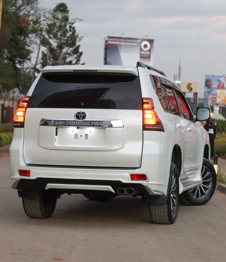 
								Toyota Land Cruiser Prado TxL full									