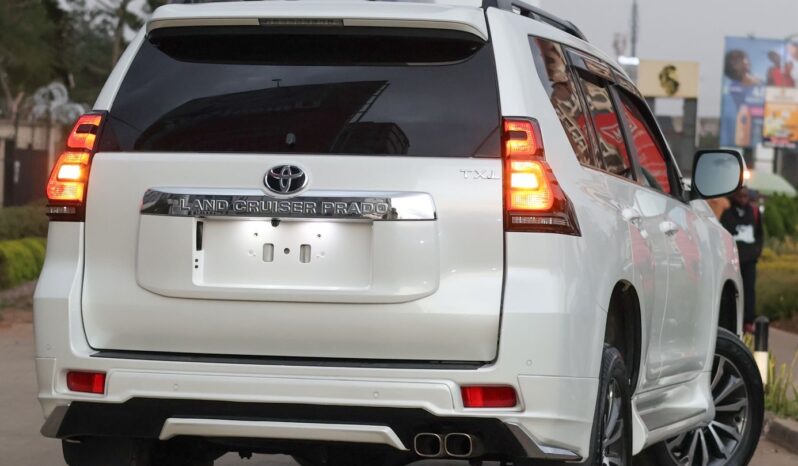 
								Toyota Land Cruiser Prado TxL full									